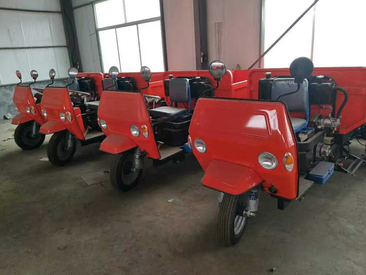 江西電動(dòng)翻斗車 建筑礦山專用四不像工程運(yùn)輸車