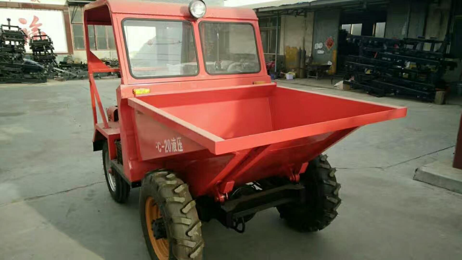 云南翻斗車工地用小型翻斗車工程翻斗車專業(yè)生產(chǎn)