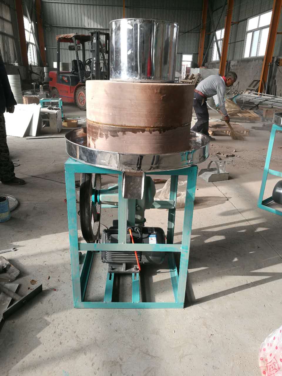 湖北電動(dòng)砂巖石石磨石磨面粉機(jī)
