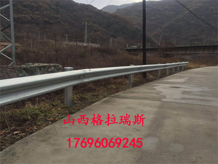 現(xiàn)貨供應(yīng)山西臨汾晉城A級國標(biāo)波形防撞護欄 梁鋼護欄板 含安裝