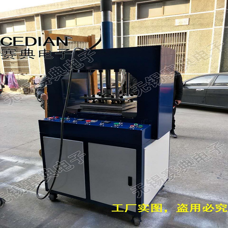 購(gòu)買凹凸花紋浮雕壓花機(jī)，定做非標(biāo)凹凸壓紋機(jī)哪家好