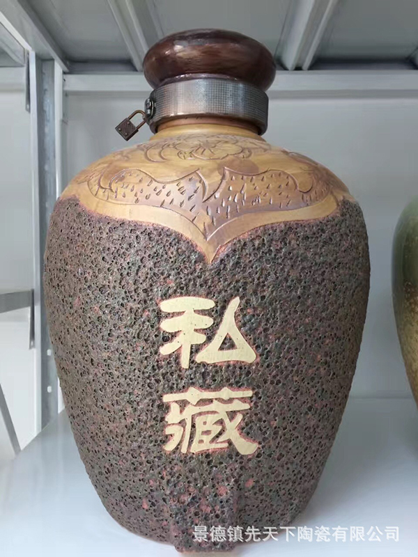 氣泡釉景德鎮(zhèn)手工雕刻50斤私藏復(fù)古陶瓷酒壇贈(zèng)送鎖扣龍頭可定制
