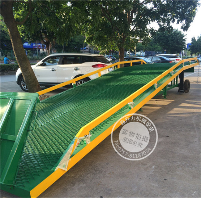 丹灶廠家直銷移動(dòng)式登車橋叉車卸貨平臺
