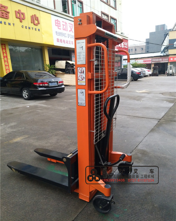 云浮市液壓升降叉車低價出售堆垛機(jī)