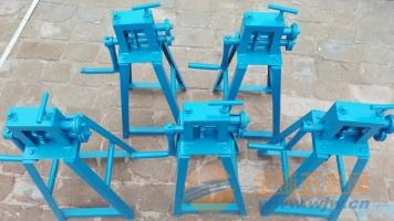 中牟縣小型手動壓邊機 白鐵皮保溫壓邊機 鋁皮卷圓機起線機壓槽機廠家生產(chǎn)地址