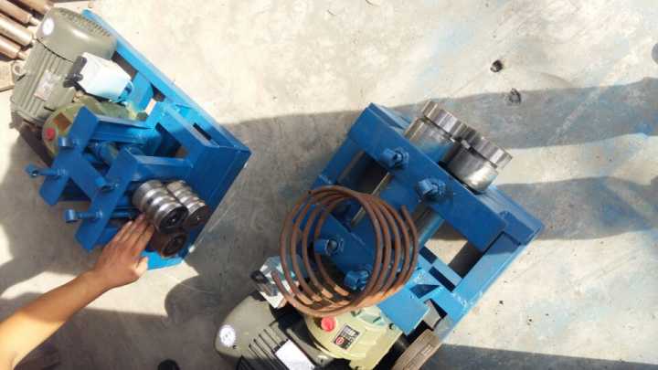 江蘇連云港連云區(qū)0.3mm-0.8鐵皮電動不銹鋼保溫卷圓機設(shè)備多少錢一套