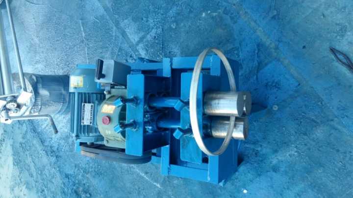 西華縣保溫手動(dòng)壓邊機(jī)彎頭鐵皮壓邊機(jī)起線機(jī)廠家生產(chǎn)地址