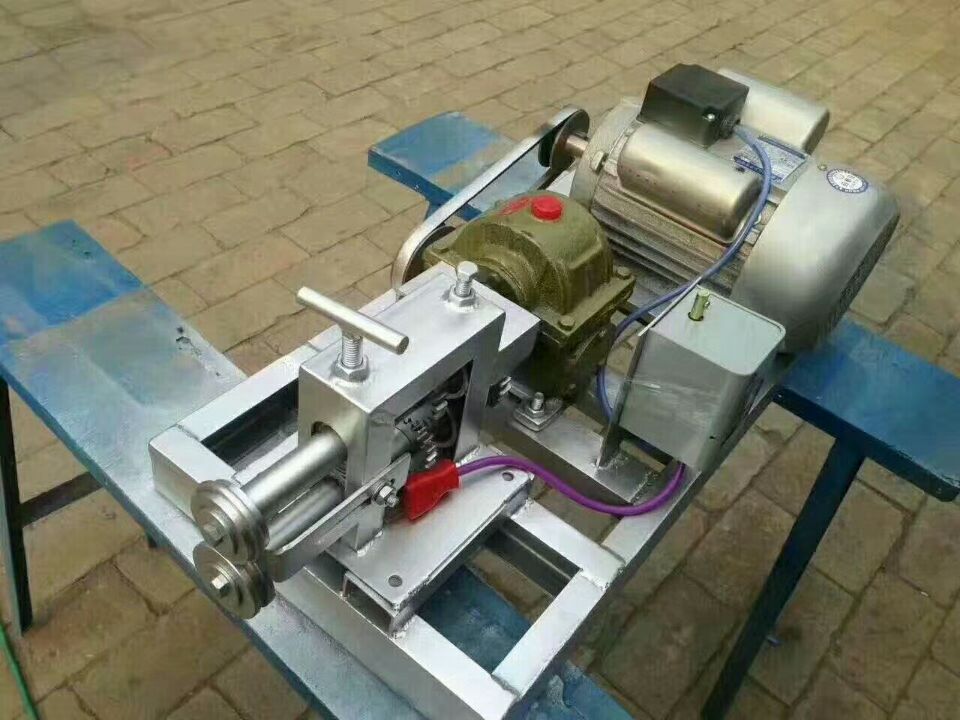 四川雅安鐵皮卷圓機_定做卷圓機_定做1.3米電動鐵皮卷圓機設備多少錢一臺