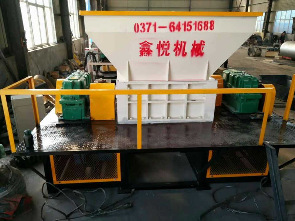 廢紙撕碎機是廢紙回收利用前期的首選設備