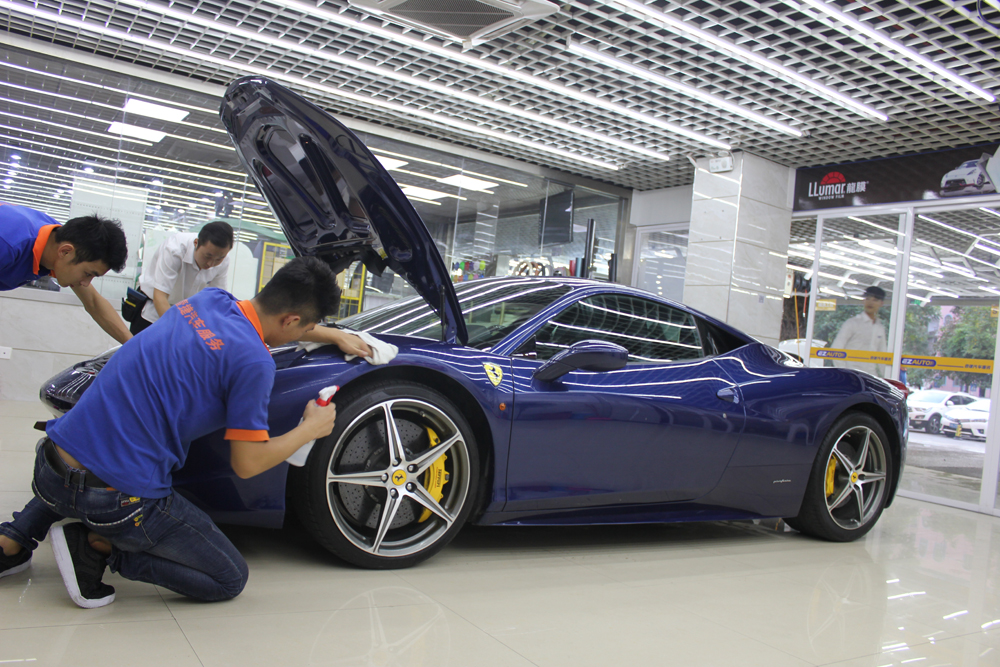 法拉利車身貼膜|透明保護膜施工|法拉利隱形車衣施工專業(yè)店|深圳壹捷龍華店