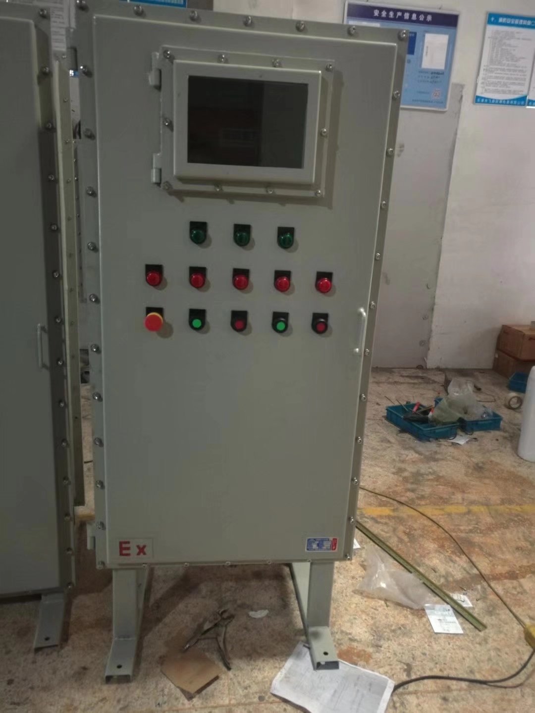 云南昆明防爆鋼板箱 防爆視窗防爆配電箱 防爆觸摸屏防爆箱廠家直銷(xiāo)