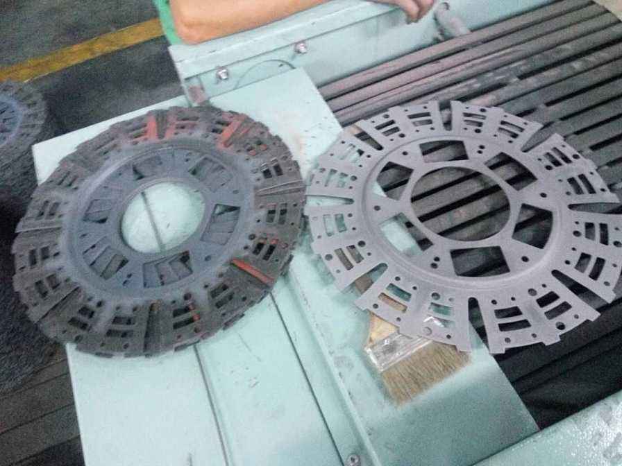 合肥生產(chǎn)汽車離合盤噴砂機(jī)噴砂機(jī)價(jià)格怎么樣
