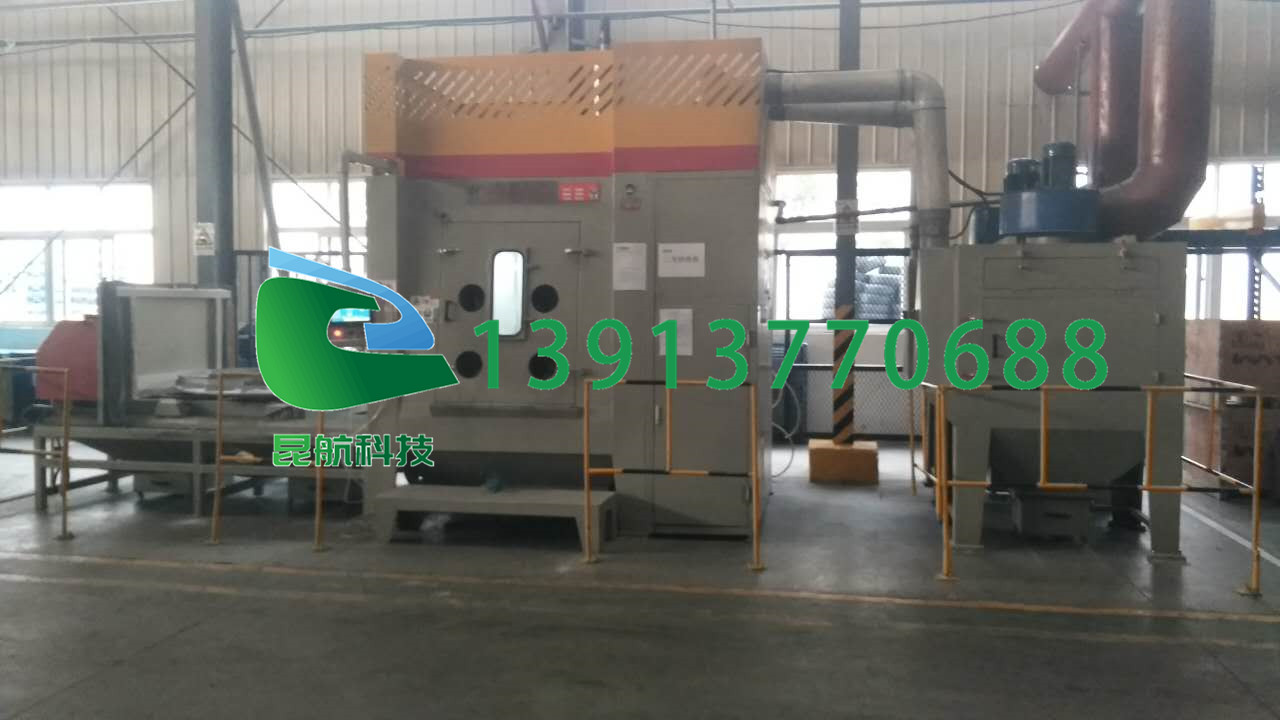 昆航科技重力澆鑄模具清理噴砂機(jī)在汽車輪轂?zāi)＞咔謇碇械闹匾饔? title=