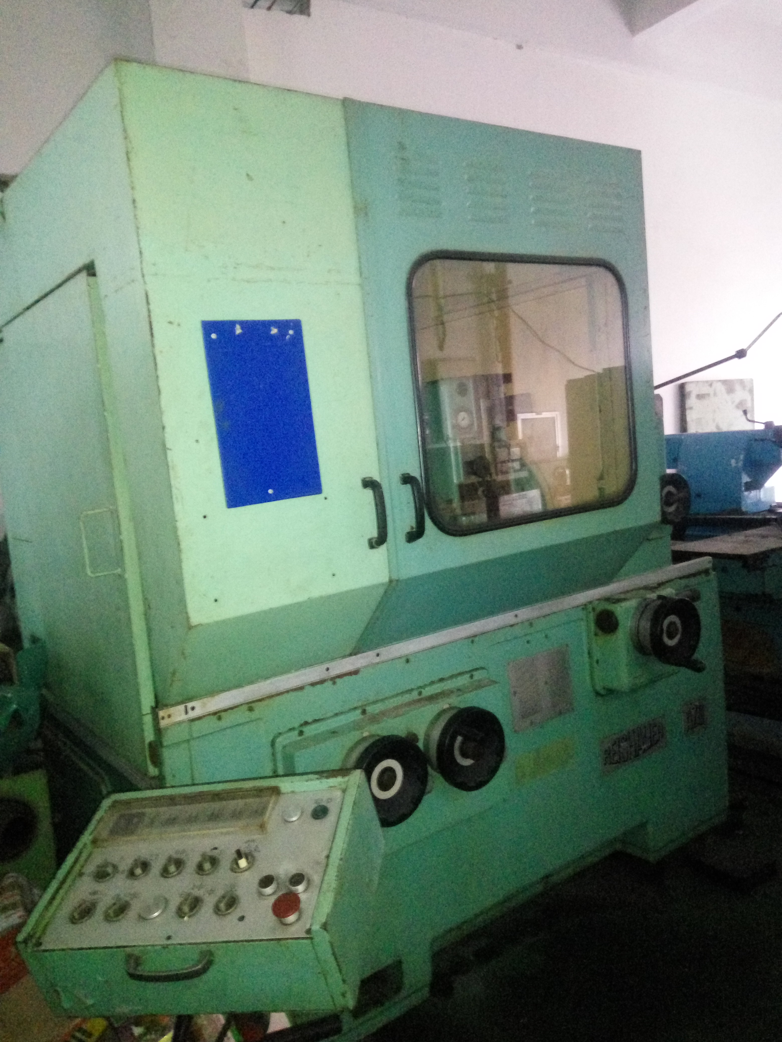 瑞士萊森豪爾磨齒機 型號：AZO