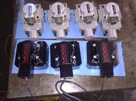 MOOG D633-R04KO1A0NSM2 