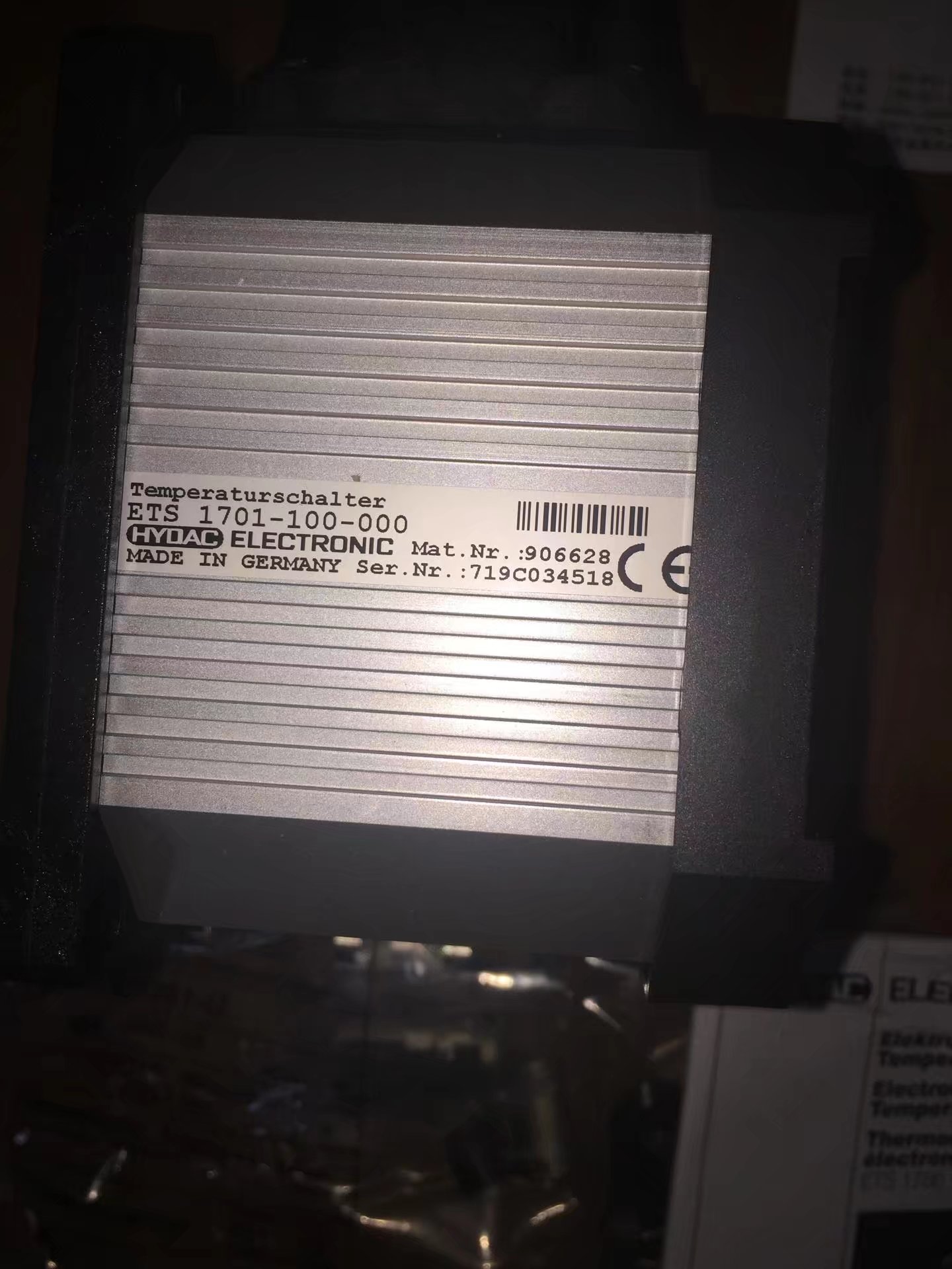 帶著灼華上路，伴你闖天涯。HYDAC壓力表HM63-16-B-FF-G1/4