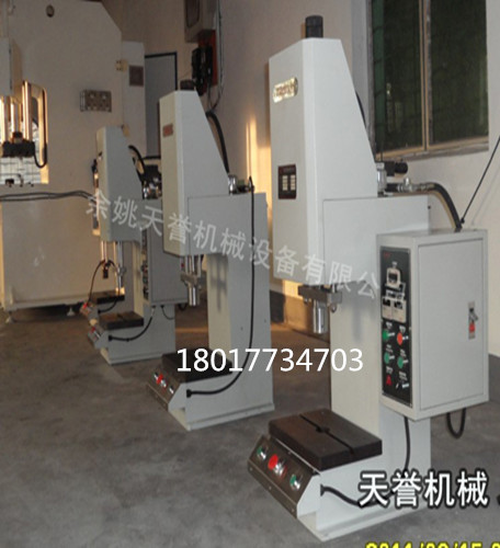 臺式液壓機(jī)，小型液壓機(jī)