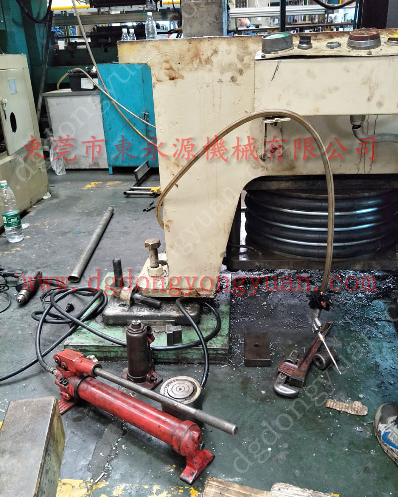 AKC-200振榮沖床手動(dòng)機(jī)油泵，YOKOHAMA空氣彈簧_找專業(yè)沖床的東永源