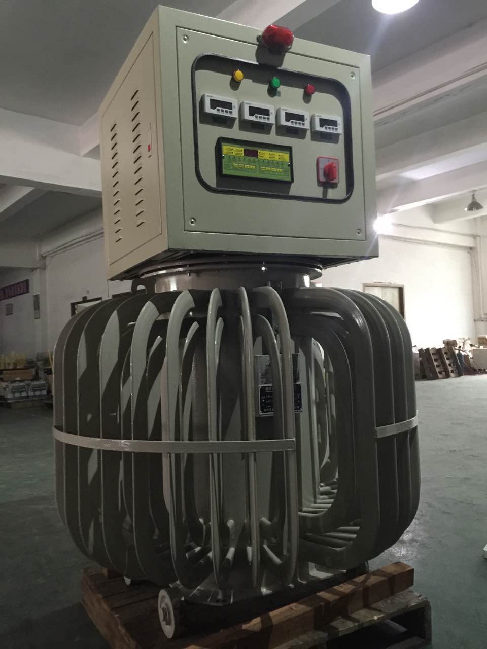 油式穩(wěn)壓器