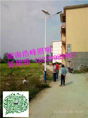 廣西LED太陽能路燈廣西新農(nóng)村太陽能路燈批發(fā)價(jià)錢