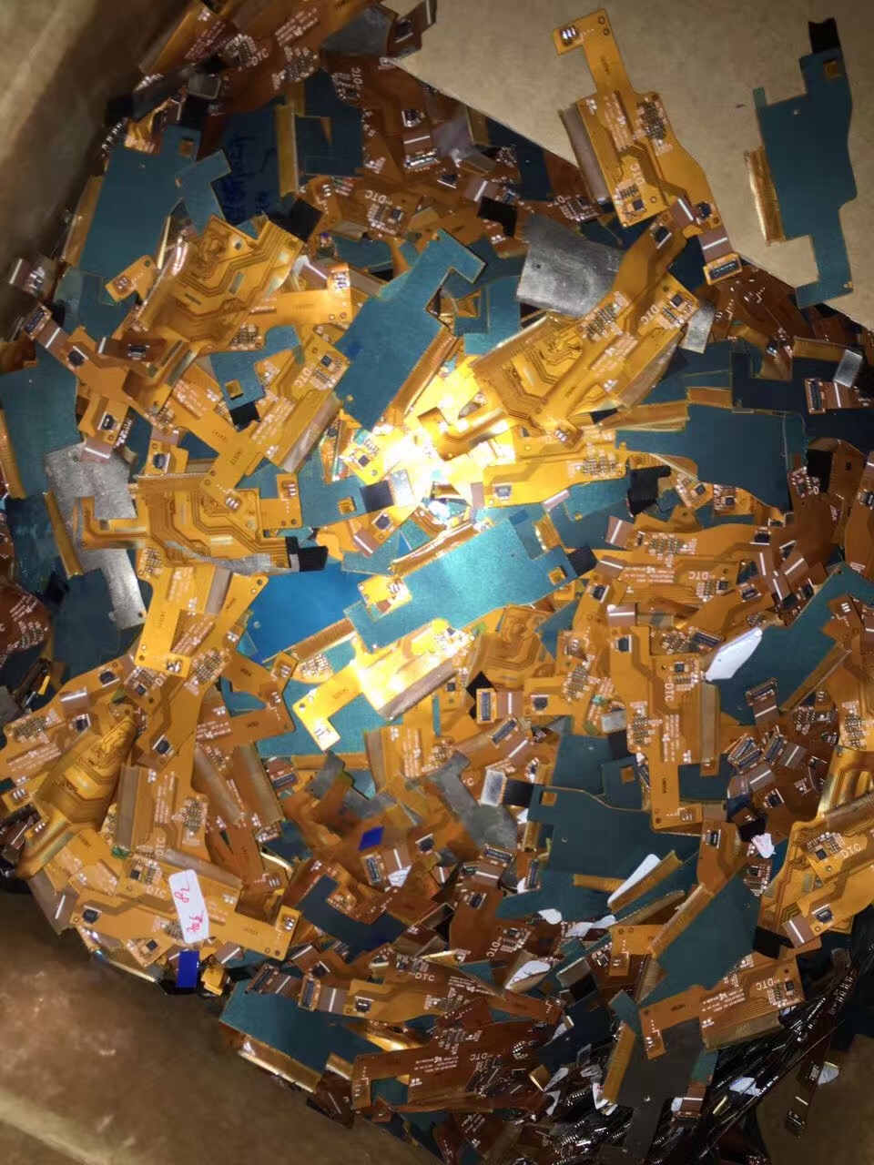 珠海金灣區(qū)高價(jià)回收FPC軟性板，金灣區(qū)FPC邊角料回收什么價(jià)格