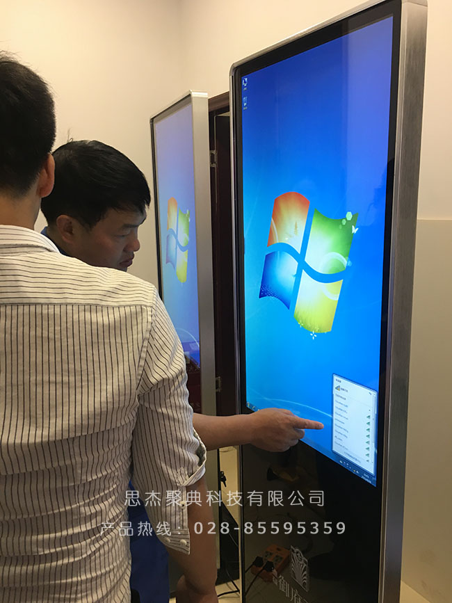 成都購物中心廣告機(jī)報價價格提供