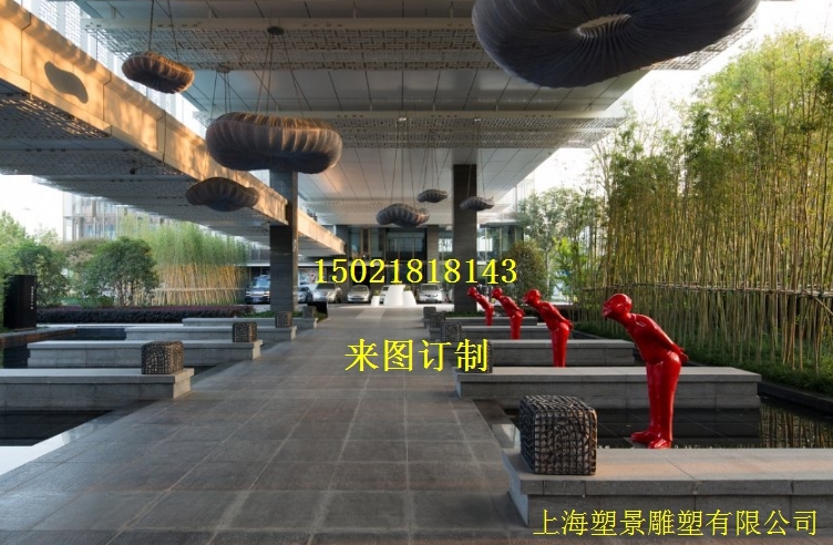 玻璃鋼笑臉迎賓老人雕塑、玻璃鋼抽象雕塑、酒店擺件