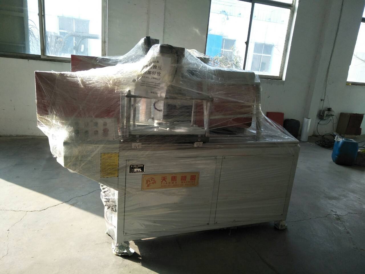 湖南全套的塑鋼門(mén)窗加工設(shè)備多少錢(qián)一套