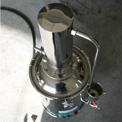 電熱蒸餾水器排名 專業(yè)不銹鋼蒸餾水器十大品牌企業(yè) 10升自控式蒸餾水器廠家