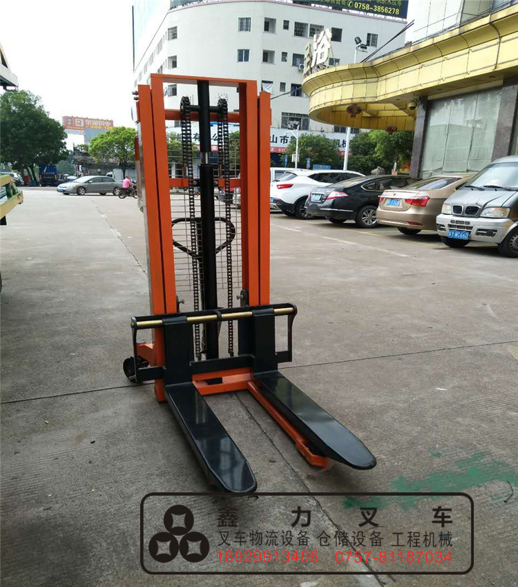 廠家直銷(xiāo) 1噸2噸手動(dòng)液壓升高車(chē)/手動(dòng)堆高車(chē)/液壓裝卸叉車(chē)/堆高機(jī)