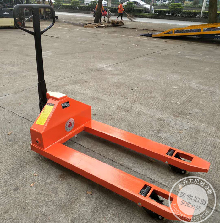 深圳地區(qū)包郵出售手動液壓搬運車5噸叉車
