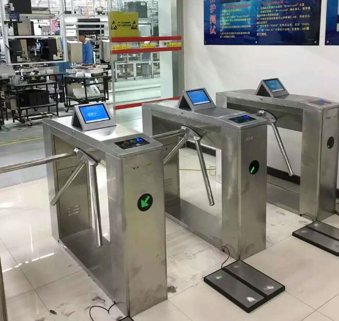 智能立式三輥閘機(jī)新疆道閘 人行通道 閘機(jī)三棍閘工地刷卡門(mén)禁系統(tǒng)