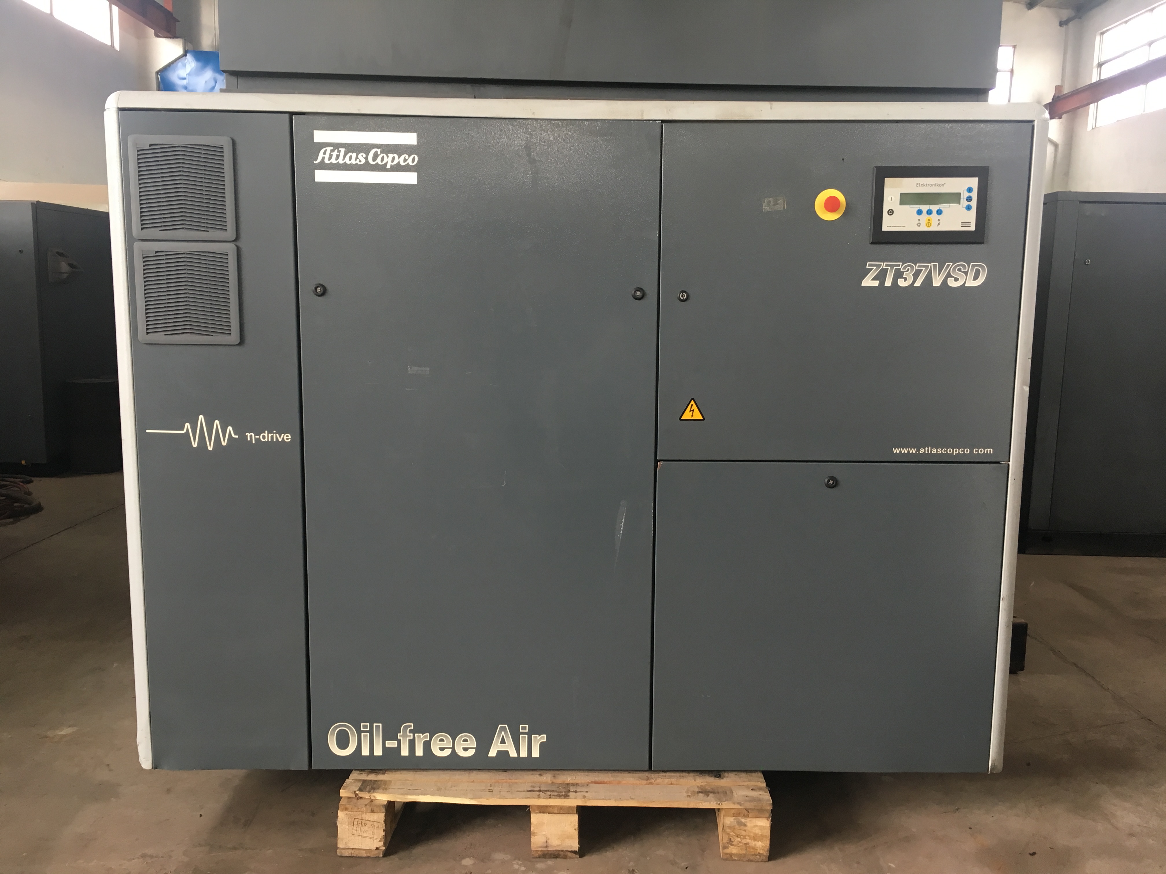 回收二手阿特拉斯ZT37空氣壓縮機
