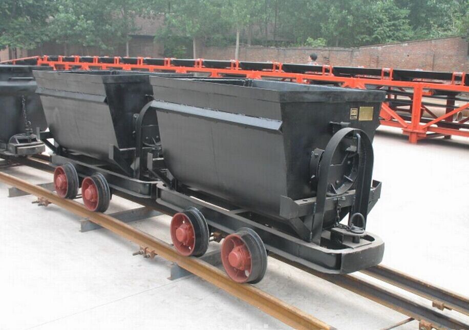 山東中煤熱銷(xiāo)翻斗式礦車(chē)   翻斗式礦車(chē)廠家