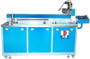 汽車零部件涂膠機(jī)；汽車零部件點(diǎn)膠；汽車配件點(diǎn)膠