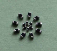 ESD貼片壓敏電阻0603-2.5PF