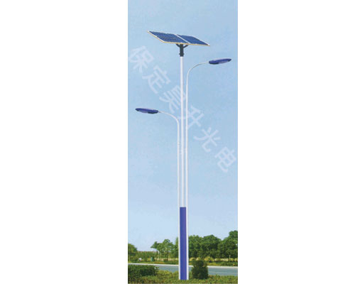 山東太陽(yáng)能路燈=濱州太陽(yáng)能板+煙臺(tái)LED燈頭+威海燈桿