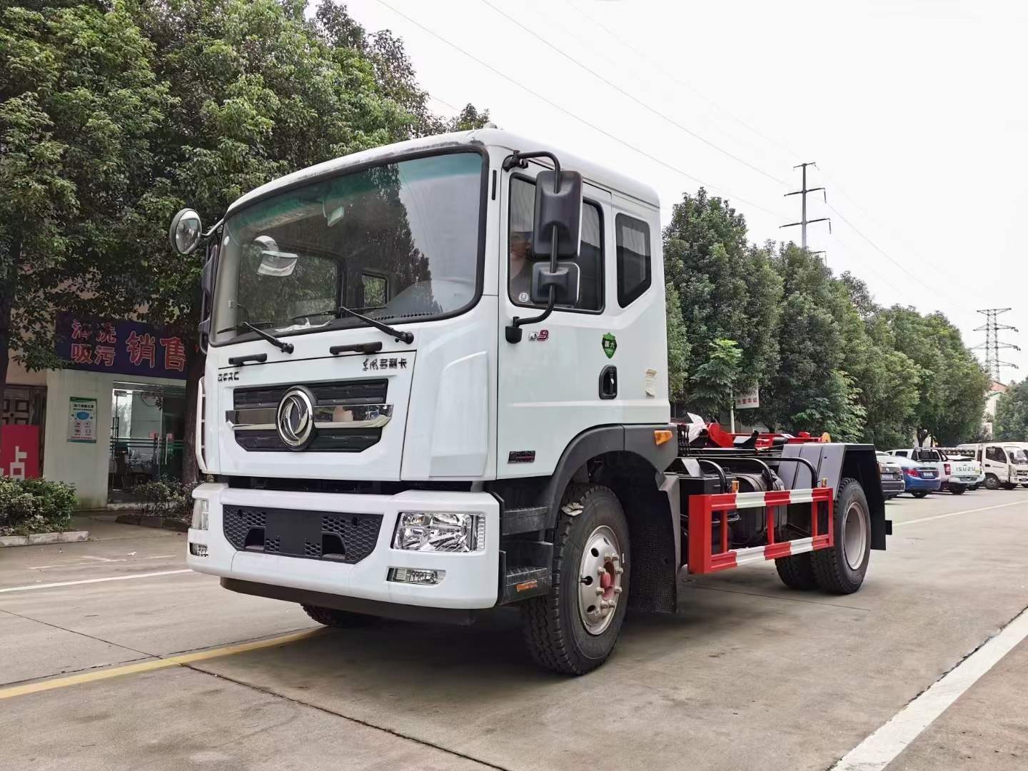 東風(fēng)D9車(chē)廂可卸式垃圾車(chē) 14方移動(dòng)壓縮箱勾臂車(chē) 可配移動(dòng)站使用