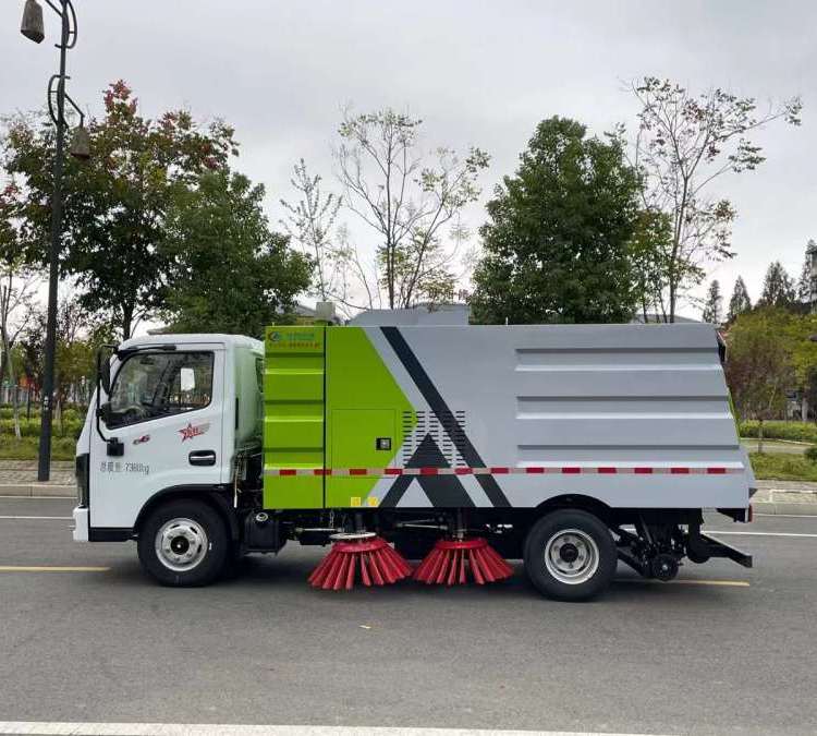 東風(fēng)國(guó)六掃路車 物業(yè)小區(qū)廠區(qū)路面掃地車 解放雙手四刷清理