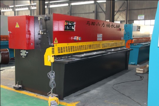 國內(nèi)剪板機廠家，中國剪板機