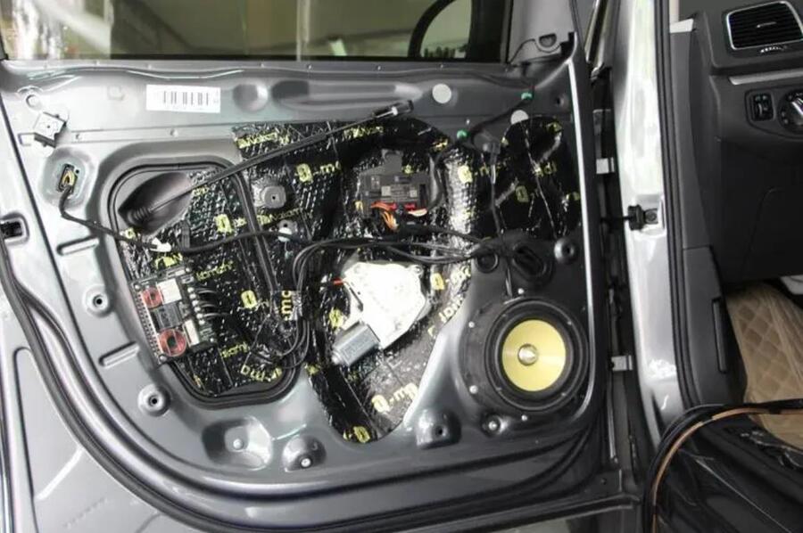 車上定位器怎么拆 抵押車GPS探測器
