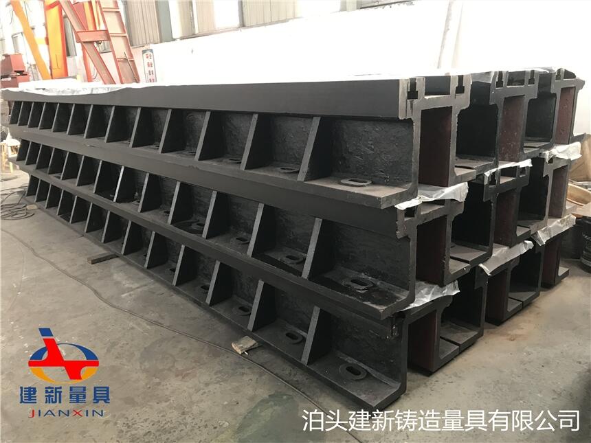 泊頭建新鑄造量具鑄造大型鑄鐵平板 地軌拼接平臺 鐵地板供應(yīng)商
