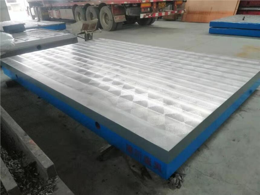 鉗工工作臺(tái) 鑄鐵平臺(tái) 加強(qiáng)筋重型工作臺(tái) 支持定做