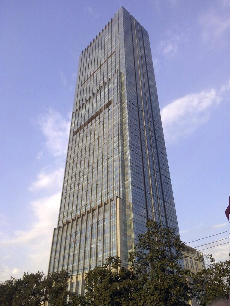 福建泉州市外墻鋁塑板施工維修-泉州市玻璃幕墻石材設(shè)計安裝-重慶航鴻幕墻公司