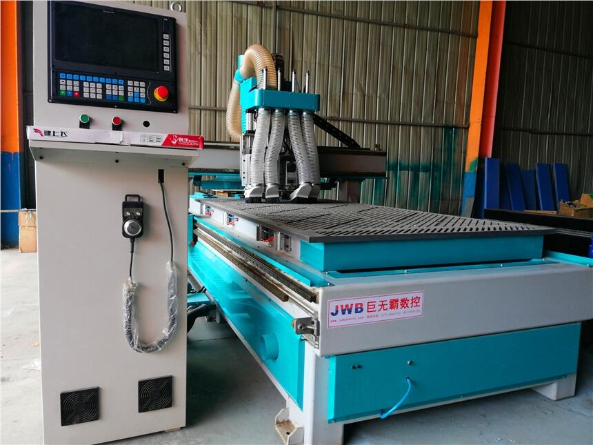 鄭州板式家具開料機(jī)封邊機(jī)全線鋪貨價(jià)