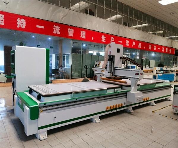 延安板式家具都用哪些設備全屋定制