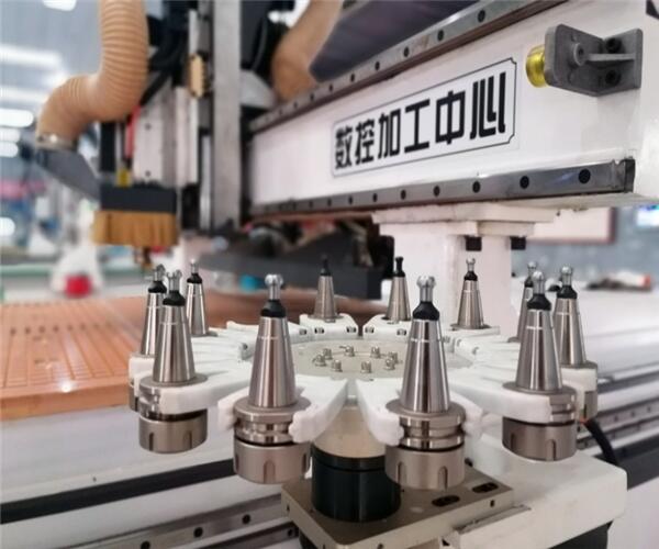 周口板式家具都用哪些設備全屋定制