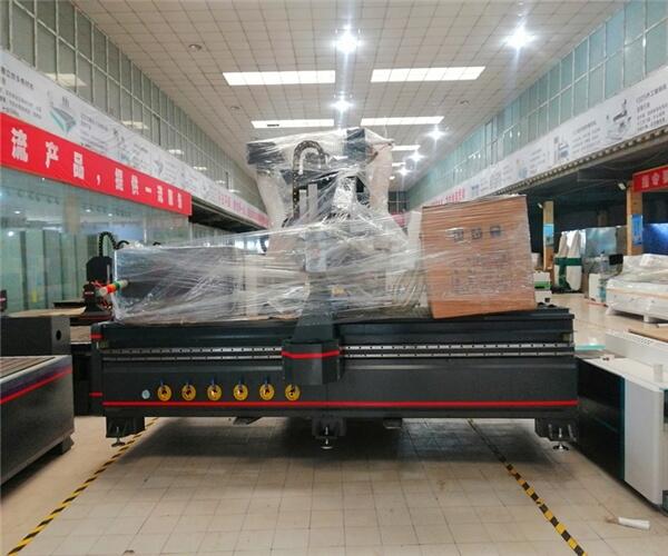 克拉瑪依板式家具都用哪些設(shè)備全屋定制