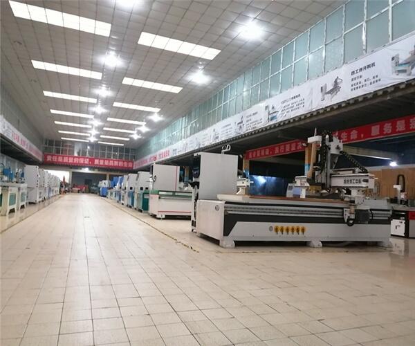 商丘全屋定制開料機(jī)封邊機(jī)側(cè)孔機(jī)全線設(shè)備廠
