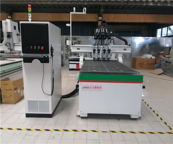 平?jīng)鋈荻ㄖ崎_料機(jī)封邊機(jī)側(cè)孔機(jī)全線設(shè)備廠